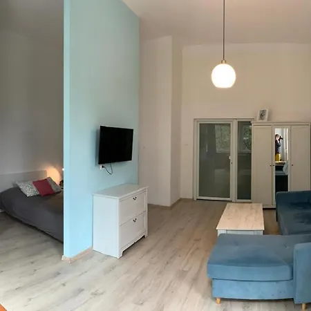 Apartman Bright And Spacious