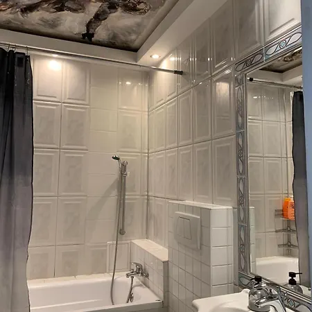 Διαμέρισμα Bright And Spacious