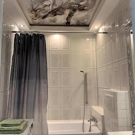 Bright And Spacious Apartman *