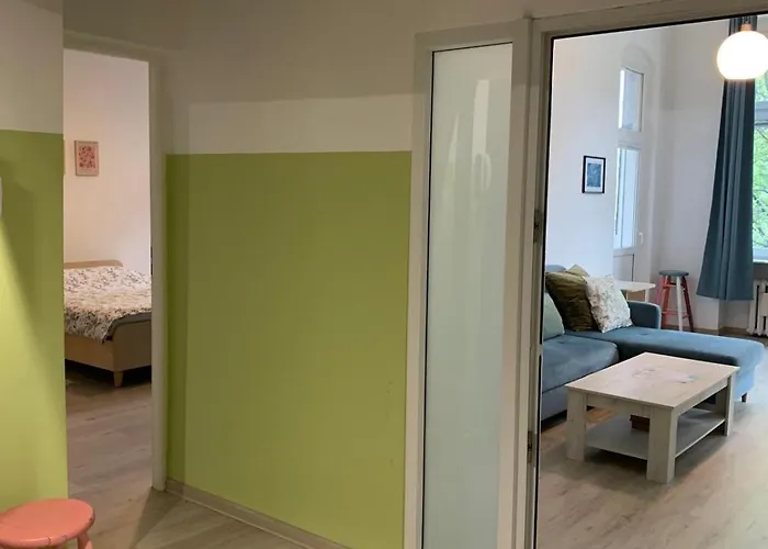 Bright And Spacious דירה