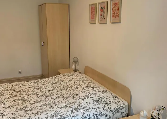 דירה Bright And Spacious שצ'צ'ין